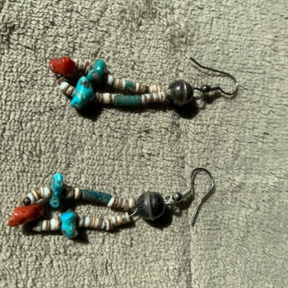Turquoise/coral/ shell dangle earrings, beautiful - Picture 2 of 2